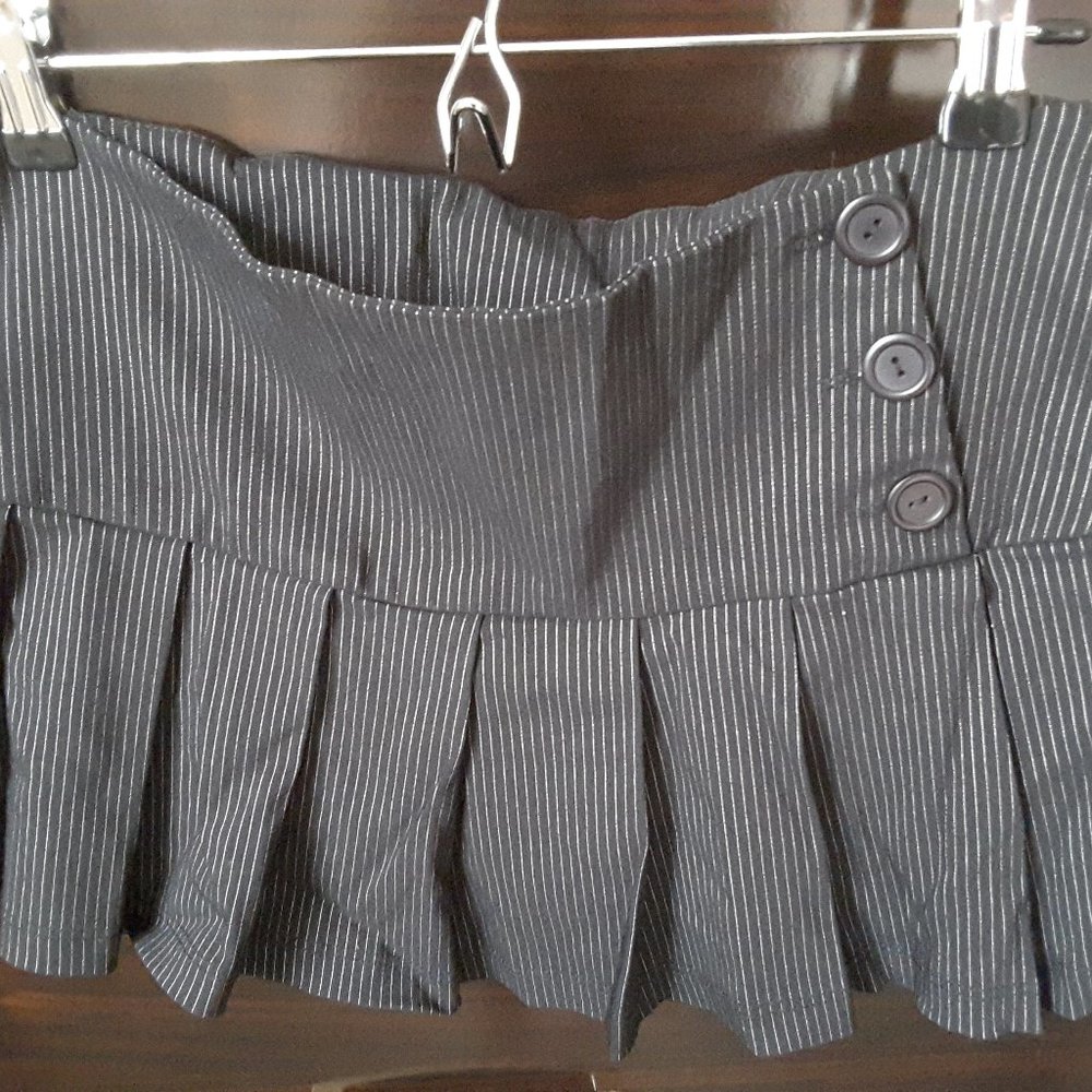 Skorts Black Pinstripes Large Fashion Magazine